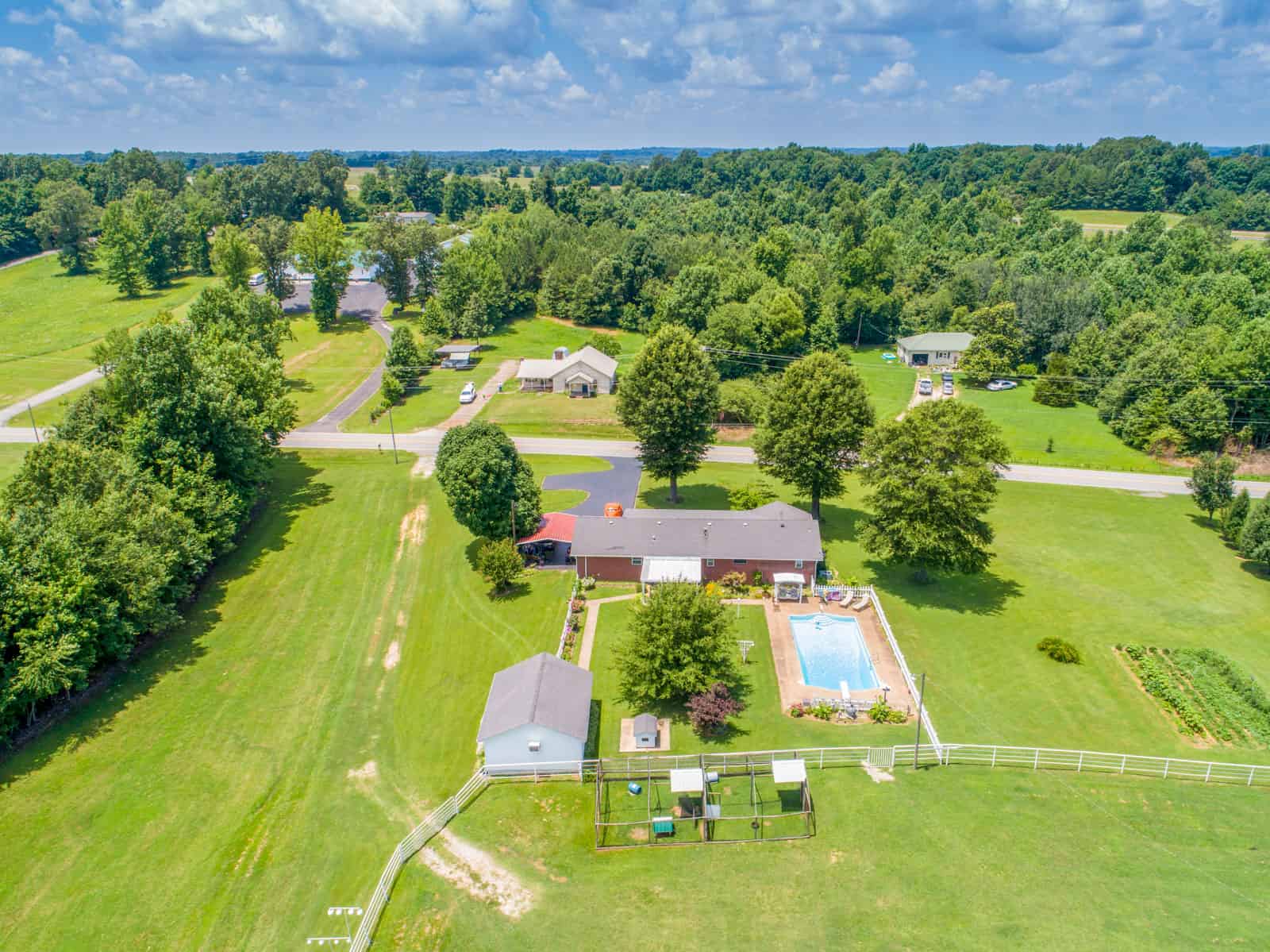 aerial drone photo of residential home in Tennessee